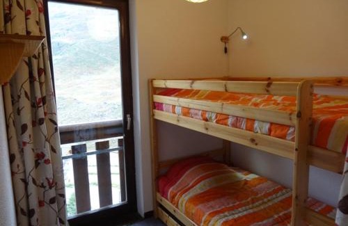Les Bruyeres Apartamento | Studio cabine 4 pers, ski aux pieds, Les Menuires, 24m², balcon sud-ouest, proche commerces et remontées. - FR-1-178-101