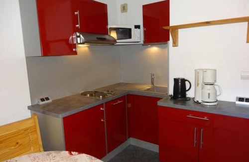 Les Bruyeres Apartamento | Studio cabine 4 pers, ski aux pieds, Les Menuires, 24m², balcon sud-ouest, proche commerces et remontées. - FR-1-178-101