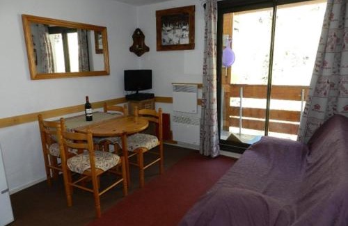 Le Pleynet Apartamento | Studio cabine 4 pers. proche pistes, balcon, parking, animaux admis - FR-1-557A-32