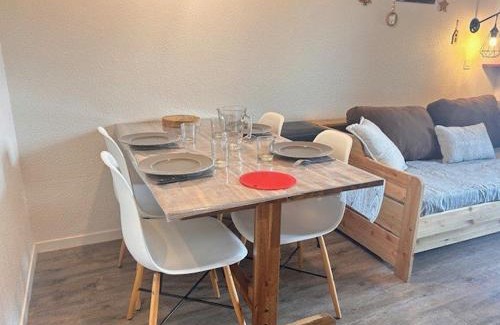 Risoul Apartamento | Studio cabine 5 pers à Risoul, pied des pistes et proche navette - FR-1-330-582