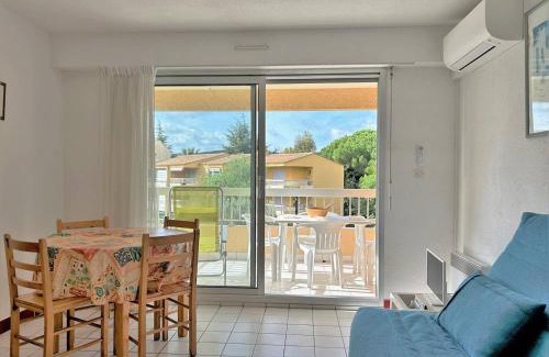 Le Lavandou Apartamento | Studio cabine au Lavandou - 4 couchages, climatisé, balcon, piscine, parking inclus - FR-1-251-480