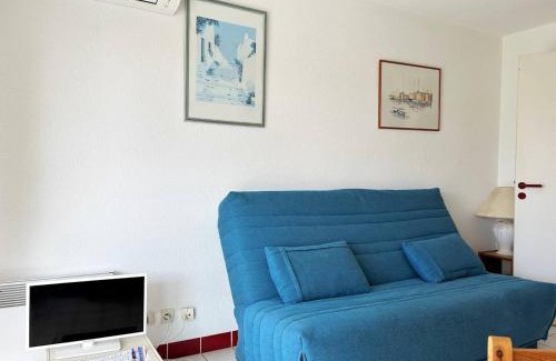 Le Lavandou Apartamento | Studio cabine au Lavandou - 4 couchages, climatisé, balcon, piscine, parking inclus - FR-1-251-480