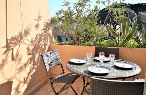 Cavaliere Apartamento | Studio Cabine avec Terrasse et Parking - Proche Centre et Plages à Cavalaire-sur-Mer - FR-1-226B-31
