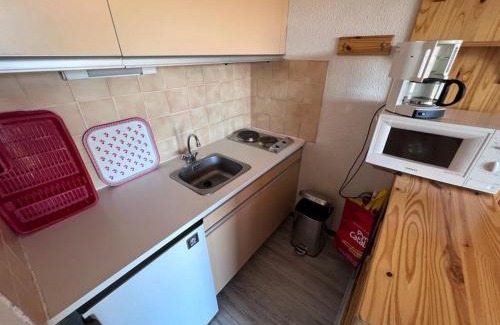 Les Angles Apartamento | Studio cabine avec balcon, ascenseur et coin repas - FR-1-593-99