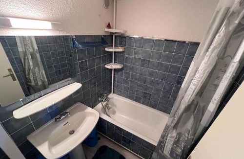 Les Angles Apartamento | Studio cabine avec balcon, ascenseur et coin repas - FR-1-593-99