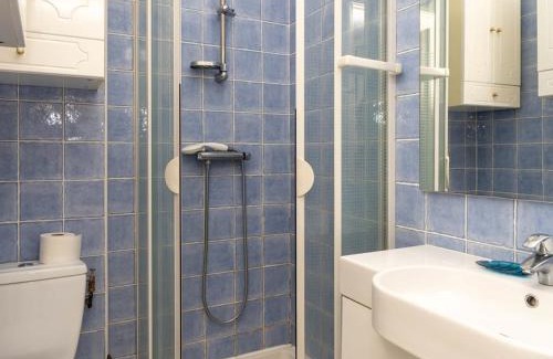 Le Lavandou Apartamento | Studio cabine avec jardin privé face plage du Lavandou - 4 couchages - FR-1-803-52