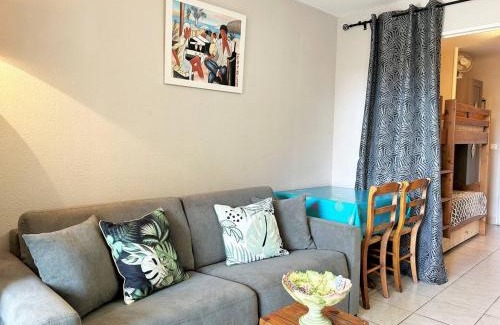 Le Lavandou Apartamento | Studio cabine avec piscine, parking privé et terrasse - 4 couchages, Le Lavandou - FR-1-251-478