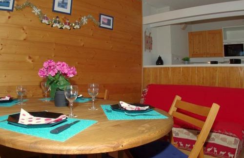 Les Avanchers-Valmorel Apartamento | Studio cabine chaleureux avec terrasse, proche pistes - 4 pers, animaux OK, parking en option - FR-1-291-772