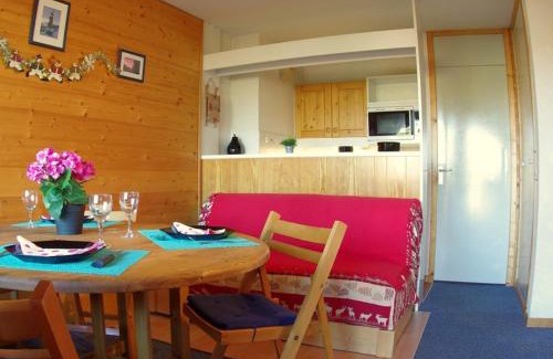 Les Avanchers-Valmorel Apartamento | Studio cabine chaleureux avec terrasse, proche pistes - 4 pers, animaux OK, parking en option - FR-1-291-772