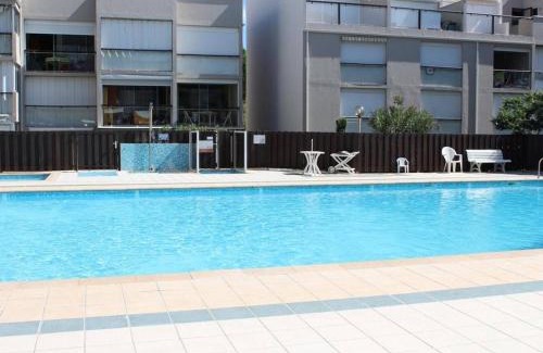 Port Rive Gauche Apartamento | Studio Cabine Climatisé avec Terrasse et Piscine sur le Port de Gruissan, Proche Plage - 4 Couchages - FR-1-229-104