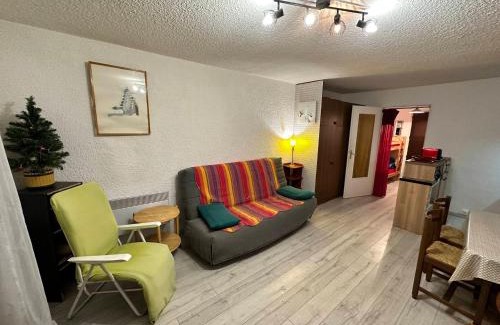 Correncon-en-Vercors Apartamento | Studio Cabine avec Jardinet à Corrençon, Navette Gratuite, Proche Village et Pistes de Ski - FR-1-515-52