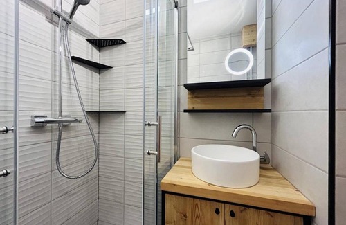 La Salle-les-Alpes Apartamento | Studio Cabine Rénové avec Balcon et Parking Près des Pistes – La Salle-les-Alpes - FR-1-330F-220