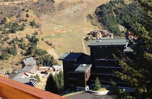 Meribel-Mottaret Apartamento | Studio cabine pour 4 à Méribel Mottaret, balcon sud, proche pistes et commerces - FR-1-411-473