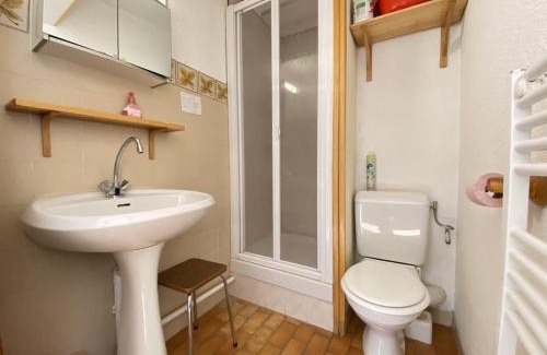 Praz-sur-Arly Apartamento | Studio Cabine près des pistes avec parking privé à Praz-Sur-Arly - FR-1-603-92