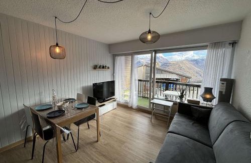 Auris Apartamento | Studio cabine rénové, 4 couchages, pied des pistes, parking, balcon sud - FR-1-297-160