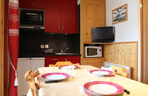 Aussois Apartamento | Studio cabine rénové 4 pers avec balcon, proche des pistes, à Aussois. - FR-1-508-270