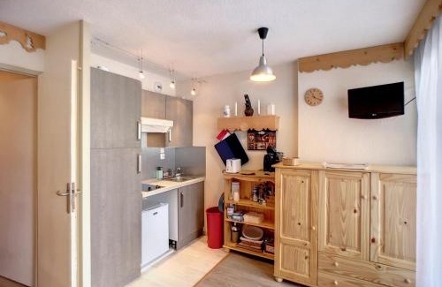 Reberty Apartamento | Studio cabine rénové 2 pers, proche pistes et commerces, Wifi, parking gratuit - FR-1-178-351