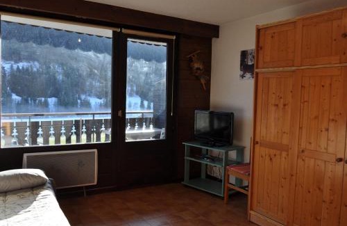 La Chapelle-d'Abondance Apartamento | Studio chaleureux au cœur du village avec Multi Pass offert et balcon sud - FR-1-692-32
