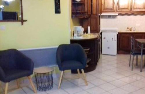 Sarlat-la-Caneda Apartamento | Studio charmant à Sarlat-la-Canéda avec terrasse