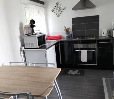Vierville-sur-Mer Apartamento | Studio charmant à Vierville-sur-Mer - 30m² avec jardin