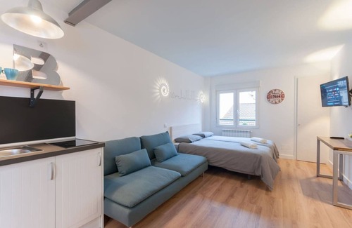 Embajadores Apartamento | -**Studio City Centre-Atocha-Delicias-WiFi, A/C**-