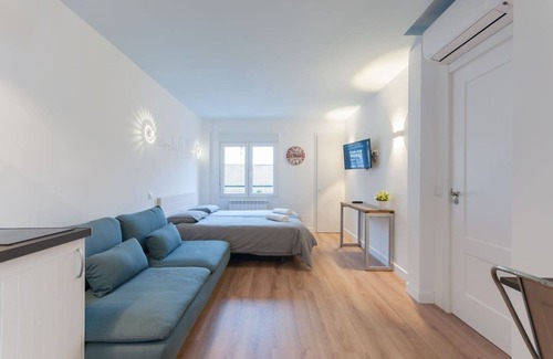 Embajadores Apartamento | -**Studio City Centre-Atocha-Delicias-WiFi, A/C**-