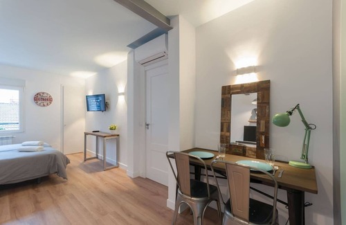 Embajadores Apartamento | -**Studio City Centre-Atocha-Delicias-WiFi, A/C**-
