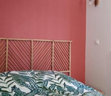 Quartier de France Apartamento | Studio climatisé et spacieux situé près des Parcs