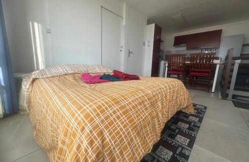 Sainte-Clotilde Centre Apartamento | Studio Colombier - 2 personnes - avec vue sur mer