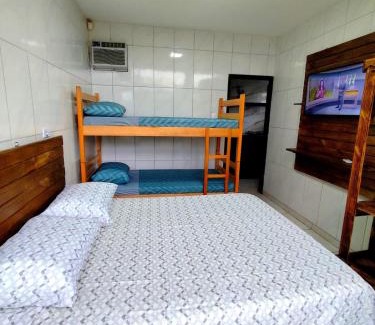 Praia de Leste Apartamento | Studio com ar condicionado a 4 quadras do mar