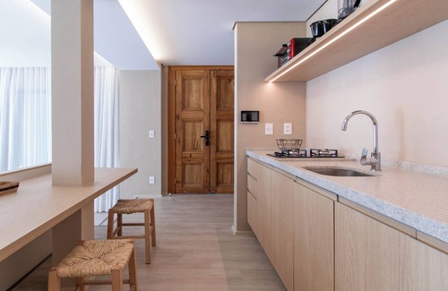 Sambaqui Apartamento | Studio com banheira e vista para o mar CH2753
