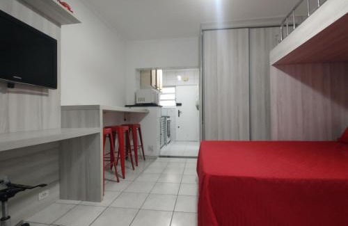 Gonzaga Apartamento | Studio completo frente à Praia do Gonzaga (Pé na Areia)