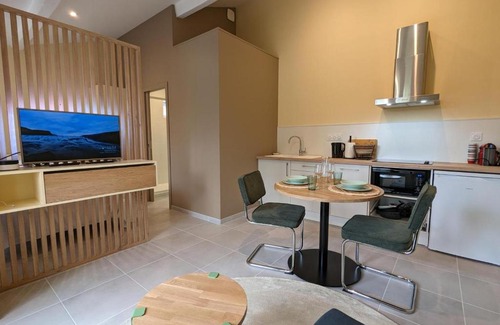 Angouleme Apartamento | Studio confort à Angoulême avec terrasse, proche transports, idéale pour couples et bébés. - FR-1-653-231