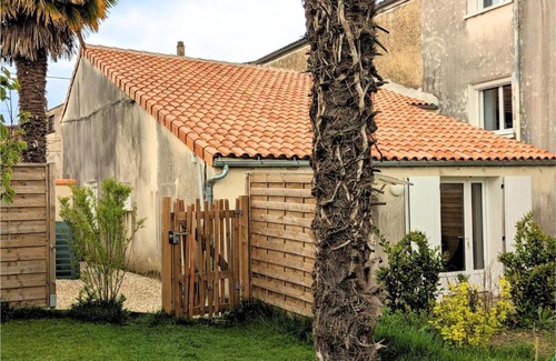 Angouleme Apartamento | Studio confort à Angoulême avec terrasse, proche transports, idéale pour couples et bébés. - FR-1-653-231