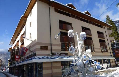 Brides-les-Bains Apartamento | Studio Confortable pour 2 Personnes avec Balcon, Proche Télécabine et Spa à Brides-les-Bains - FR-1-512-114