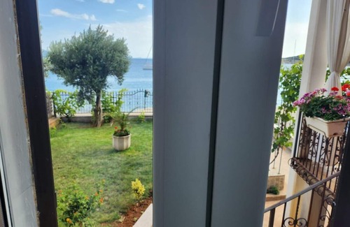 Martinscica Apartamento | Studio CORALIA with sea view 10m vom Strand