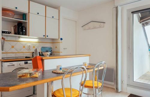 Carnac Apartamento | Studio cosy à Carnac, proche plages, avec balcon, parking, et équipements modernes pour 3 personnes - FR-1-477-45