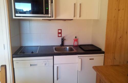 Les Gets Apartamento | Studio cosy aux Gets, 4 pers., proche pistes, balcon, parking, centre village - FR-1-671-32