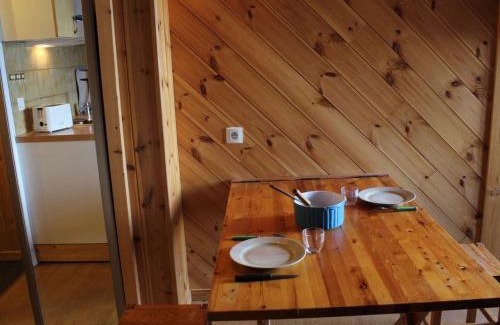 Risoul Apartamento | Studio cosy en front de neige à Risoul 1850, accès direct aux pistes et commodités, 2 couchages - FR-1-330-493