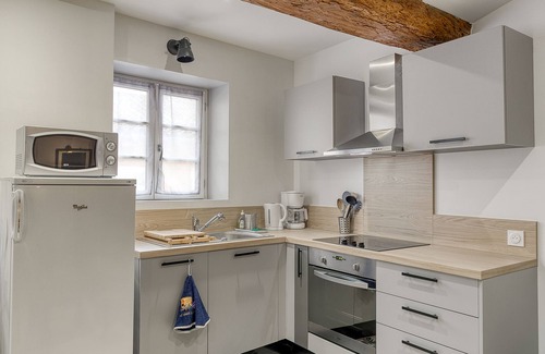 Trevoux Apartamento | Studio d'Artiste in the heart of medieval streets
