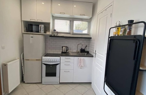 Longjumeau Apartamento | Studio Dans Hôtel Particulier