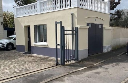 Longjumeau Apartamento | Studio Dans Hôtel Particulier