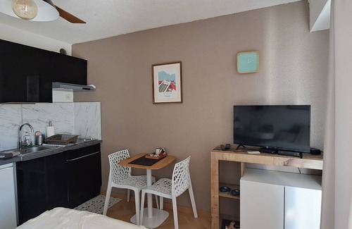 Cholet Apartamento | Estudio Darmaillacq con balcón y aparcamiento.