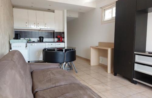 Mandelieu-La-Napoule Apartamento | Studio de La Vigne - Axelle Loc'Appart