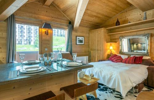 Val-d'Isere Apartamento | Studio de standing avec balcon au cœur du village, proche pistes et commodités - FR-1-694-85
