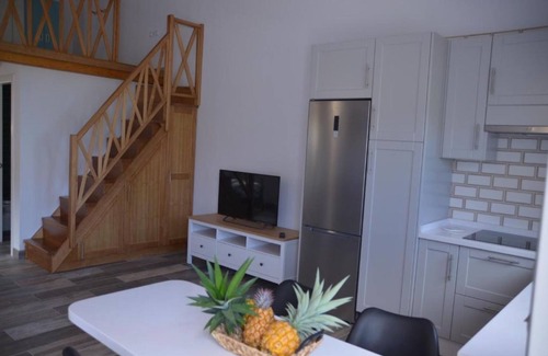 Frontera Apartamento | Studio 'De Tato' with Mountain View, Private Terrace and Wi-Fi