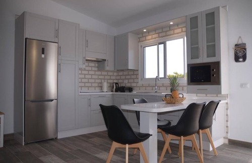 Frontera Apartamento | Studio 'De Tato' with Mountain View, Private Terrace and Wi-Fi