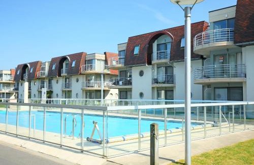Bredene Apartamento | Studio Deauville II 010 by Interhome