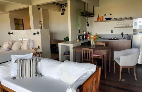 Barra de Ibiraquera Apartamento | Studio dos Imbês frente ao mar