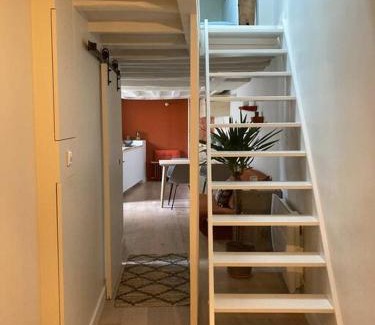 Montfort-l'Amaury Apartamento | Studio du Onze Charmant studio avec chambre en mezzanine centre Montfort L'Amaury
